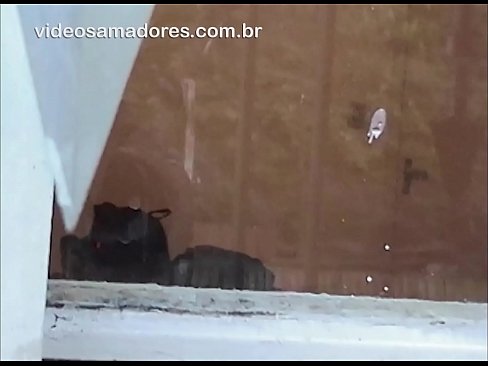 ❤️ Nadržaný muž sleduje svoju priateľku s iným chlapom, nahráva si video so šukaním bez toho, aby rušil pár ❤️ Porno fb na nás