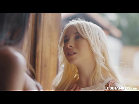 ❤️ Dievča príde domov o niekoľko mesiacov neskôr a skončí pri jedení kundičky svojej nevlastnej mamy ❤️ Porno fb na nás